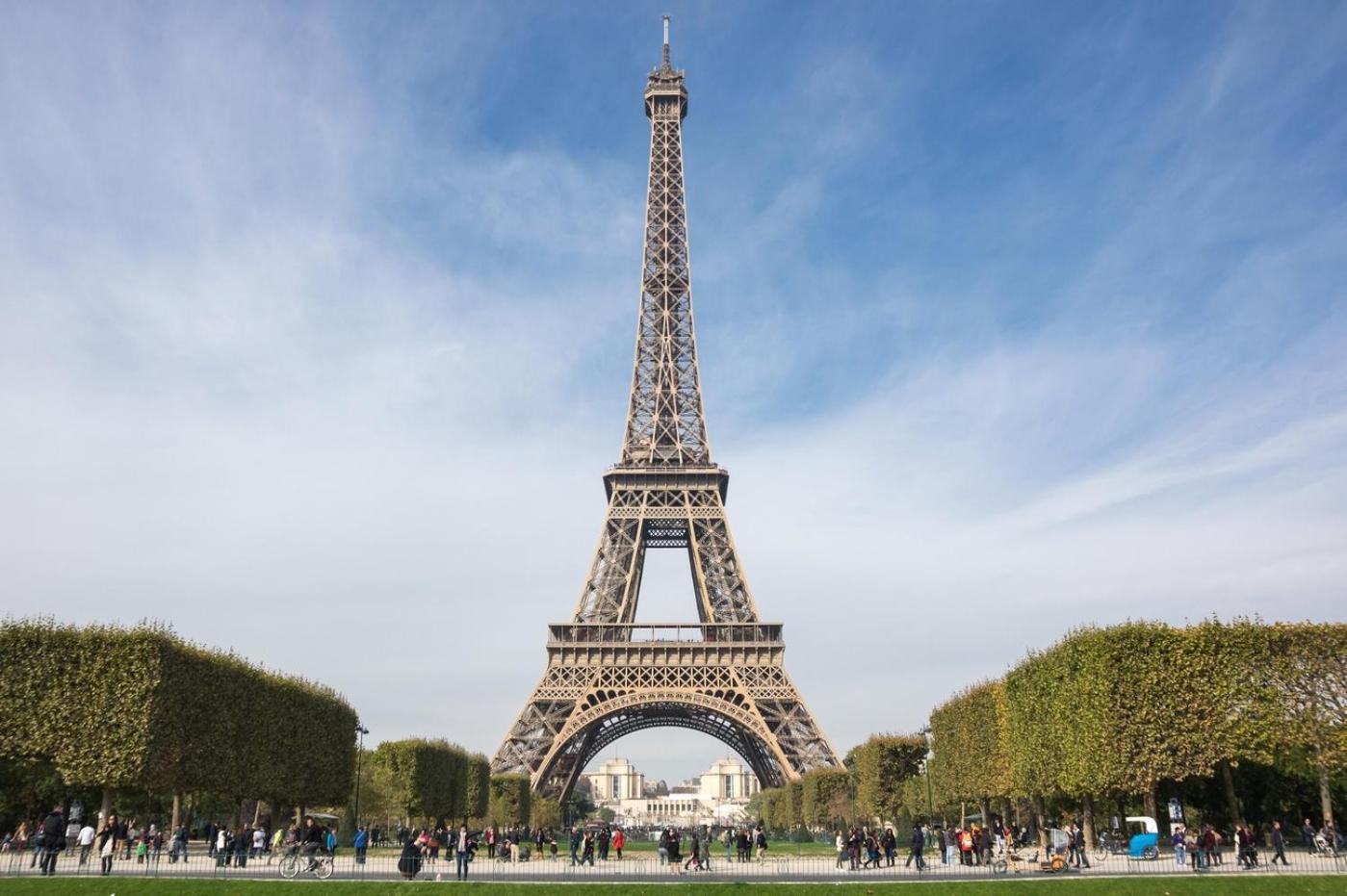 Chic And Comfortable Near Paris Apartment *