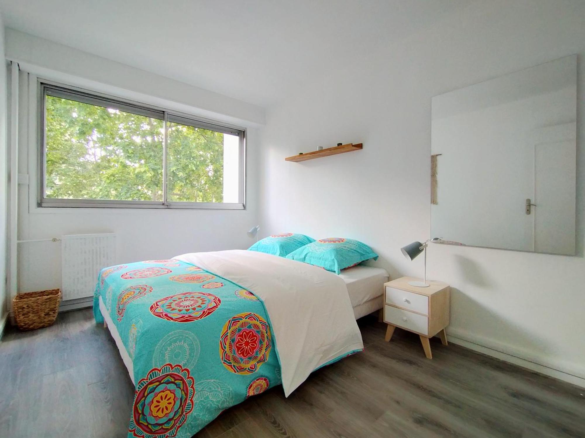 Chic And Comfortable Near Paris Apartment *