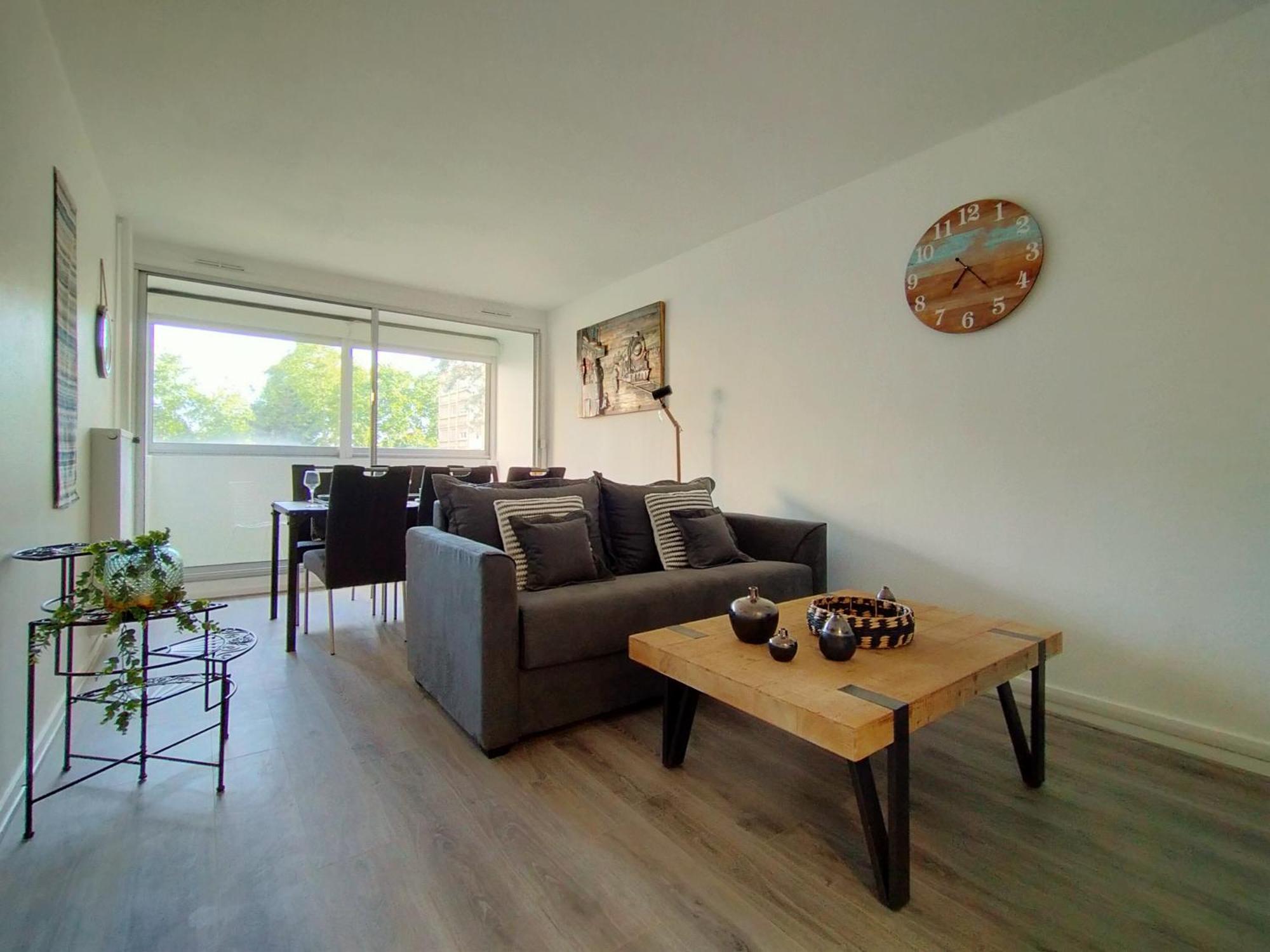 Chic And Comfortable Near Paris Apartment